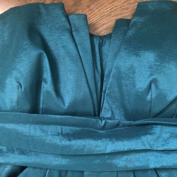 Dress - Picture 5 of 5